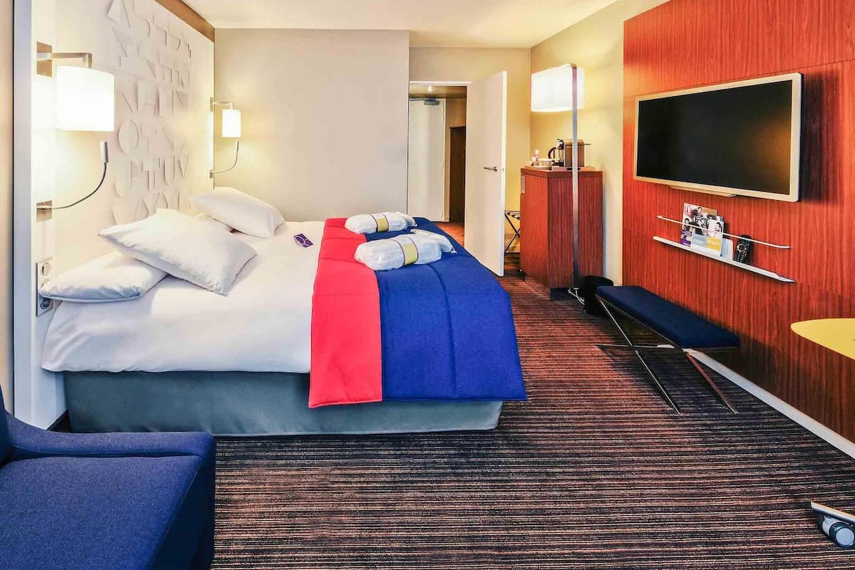 Privilege, Camera doppia, 1 letto matrimoniale con divano letto | Minibar, una cassaforte in camera, tende oscuranti, insonorizzazione