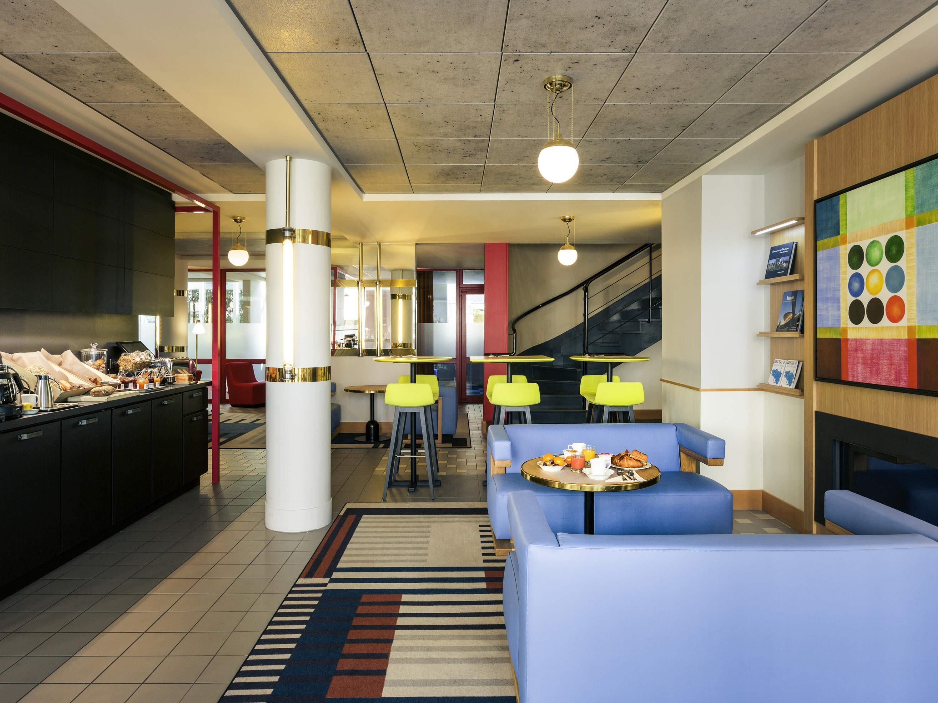 Daily buffet breakfast (EUR 19.90 per person)