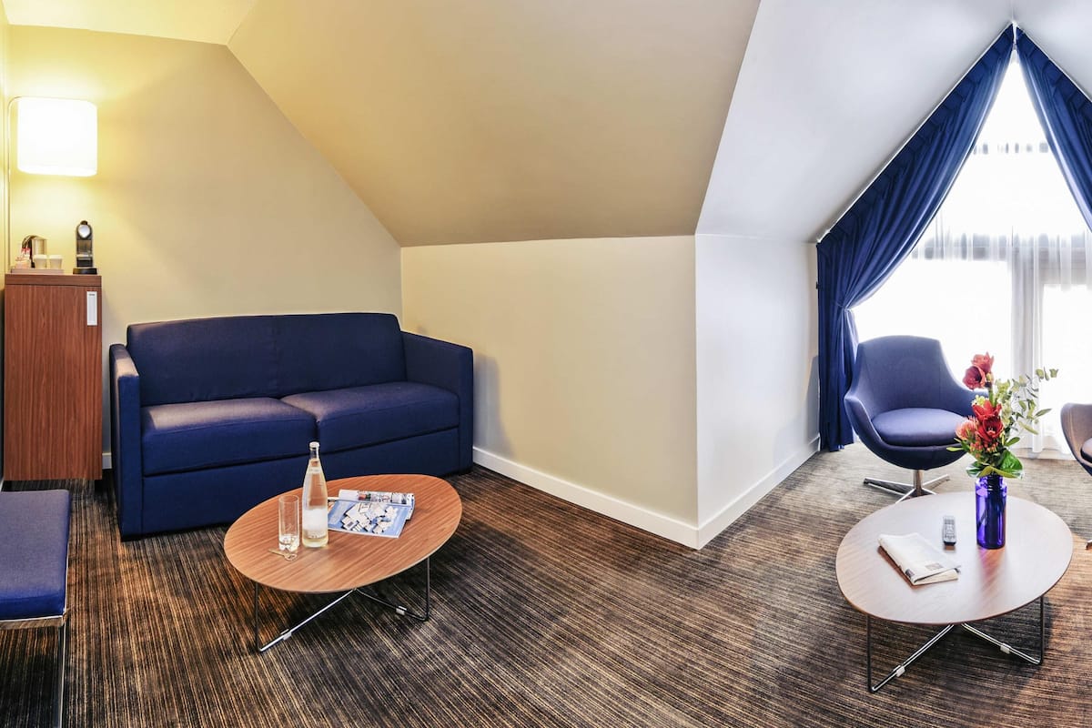 superior suite, 1 king bed with sofa bed | minibar, in-room safe, blackout curtains, soundproofing