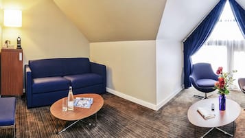 Suite superior, 1 llit de matrimoni gran i sofà llit | Minibar, caixa forta a l'habitació i cortines opaques