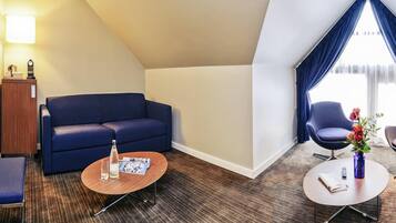 Superior Suite, 1 King Bed with Sofa bed | Minibar, in-room safe, blackout drapes, soundproofing