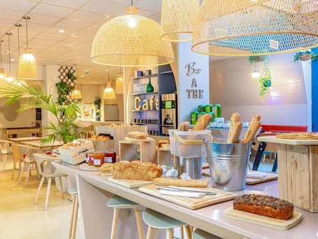 Inbegriffenes Frühstücksbuffet. ibis Styles Toulon Centre Port