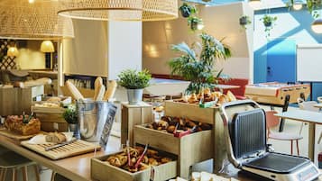 Desayuno buffet incluido todos los días