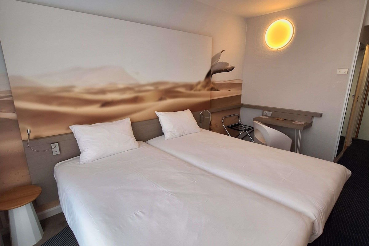 Chambre Standard, 2 lits une place | Literie de qualité supérieure, surmatelas, bureau