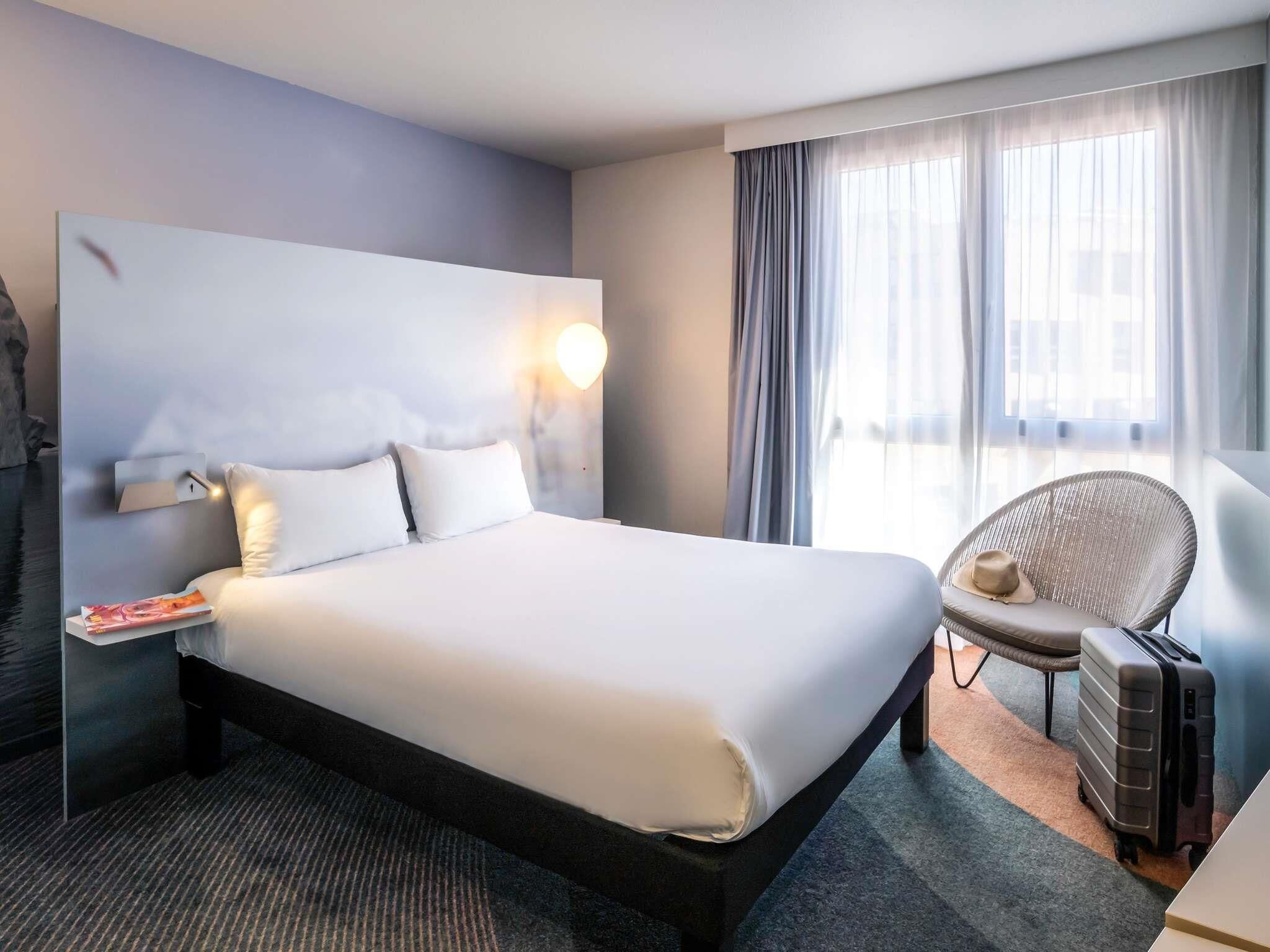 컴포트룸, 더블침대 1개 | 고급 침구, 필로우탑 침대, 책상, 노트북 작업 공간