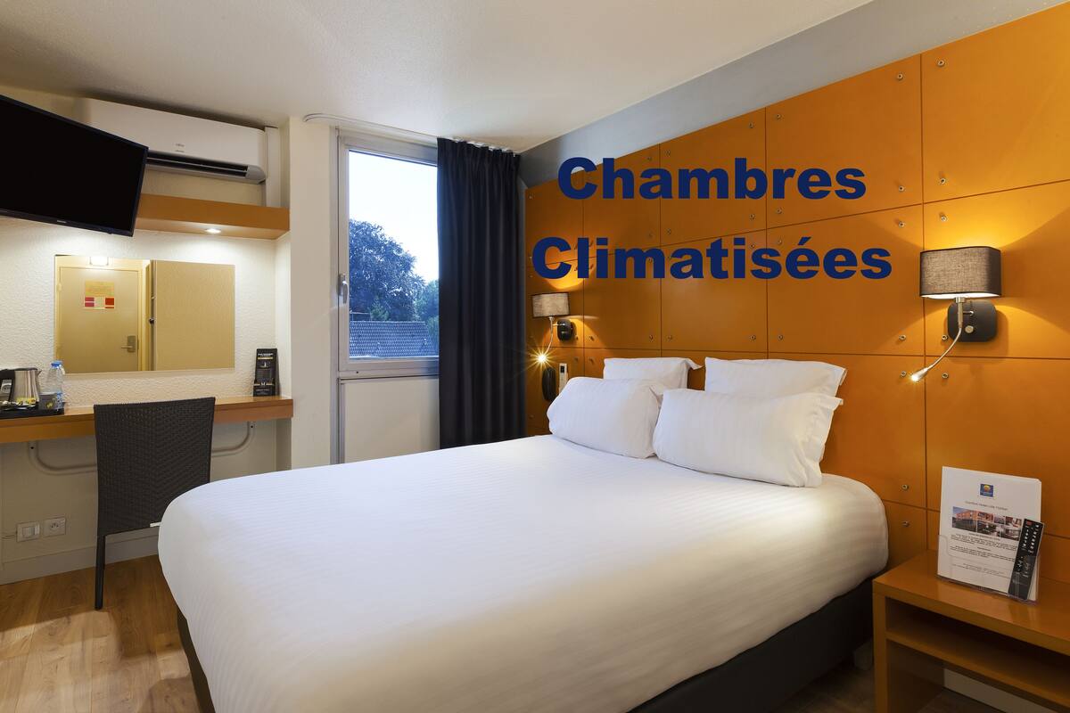 double room | premium bedding, desk, soundproofing, free cots/infant beds