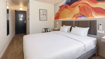 Double Room | Premium bedding, desk, soundproofing, free cribs/infant beds