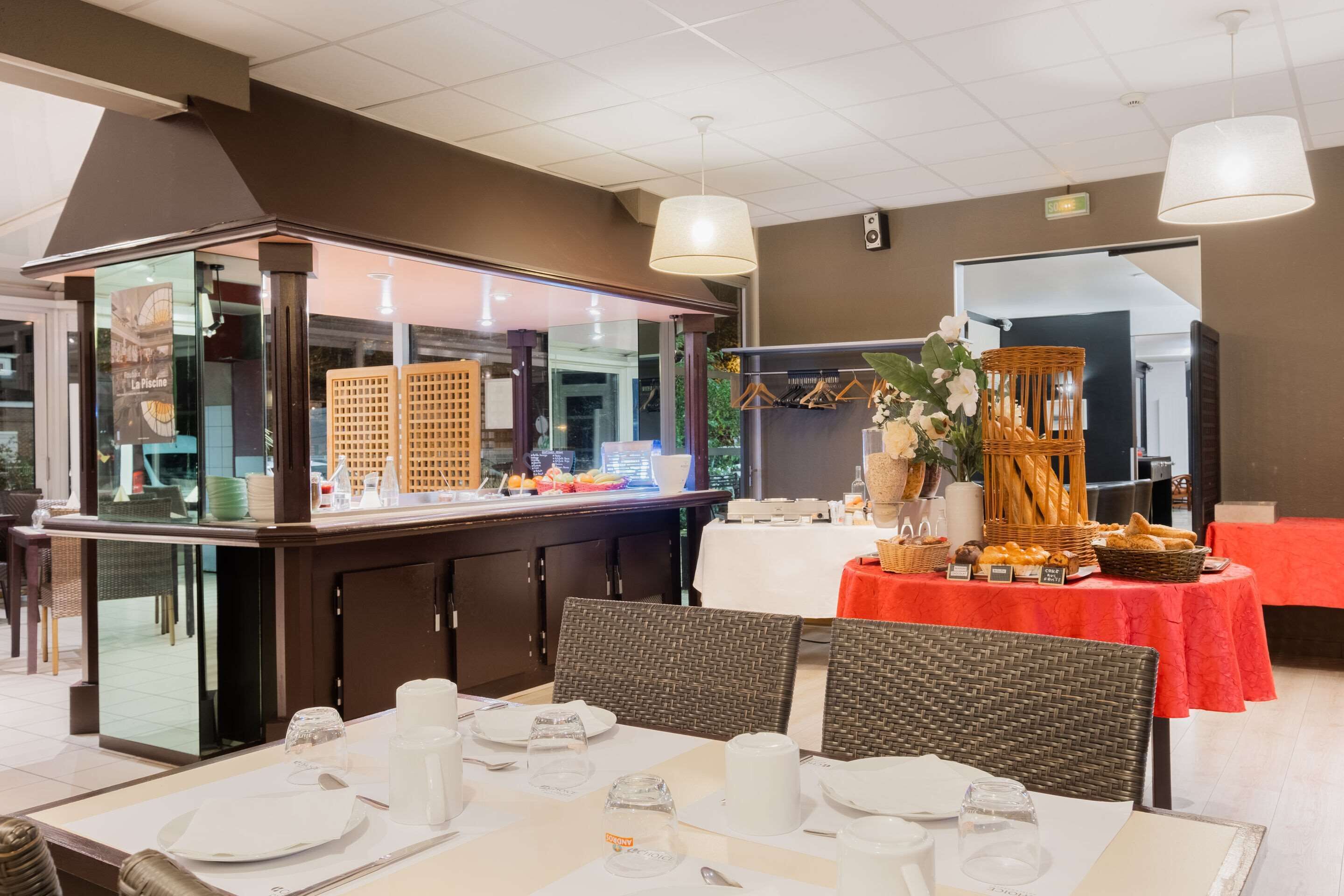 daily buffet breakfast (eur 11.8 per person)