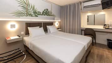 Chambre avec lits jumeaux | Literie de qualité supérieure, bureau, chambres insonorisées