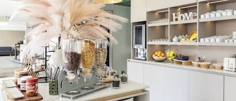 Desayuno buffet todos los días (con cargo)