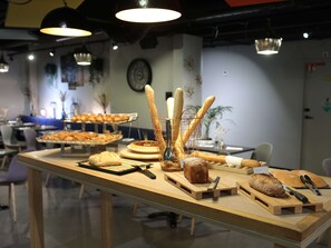 Desayuno buffet incluido todos los días 