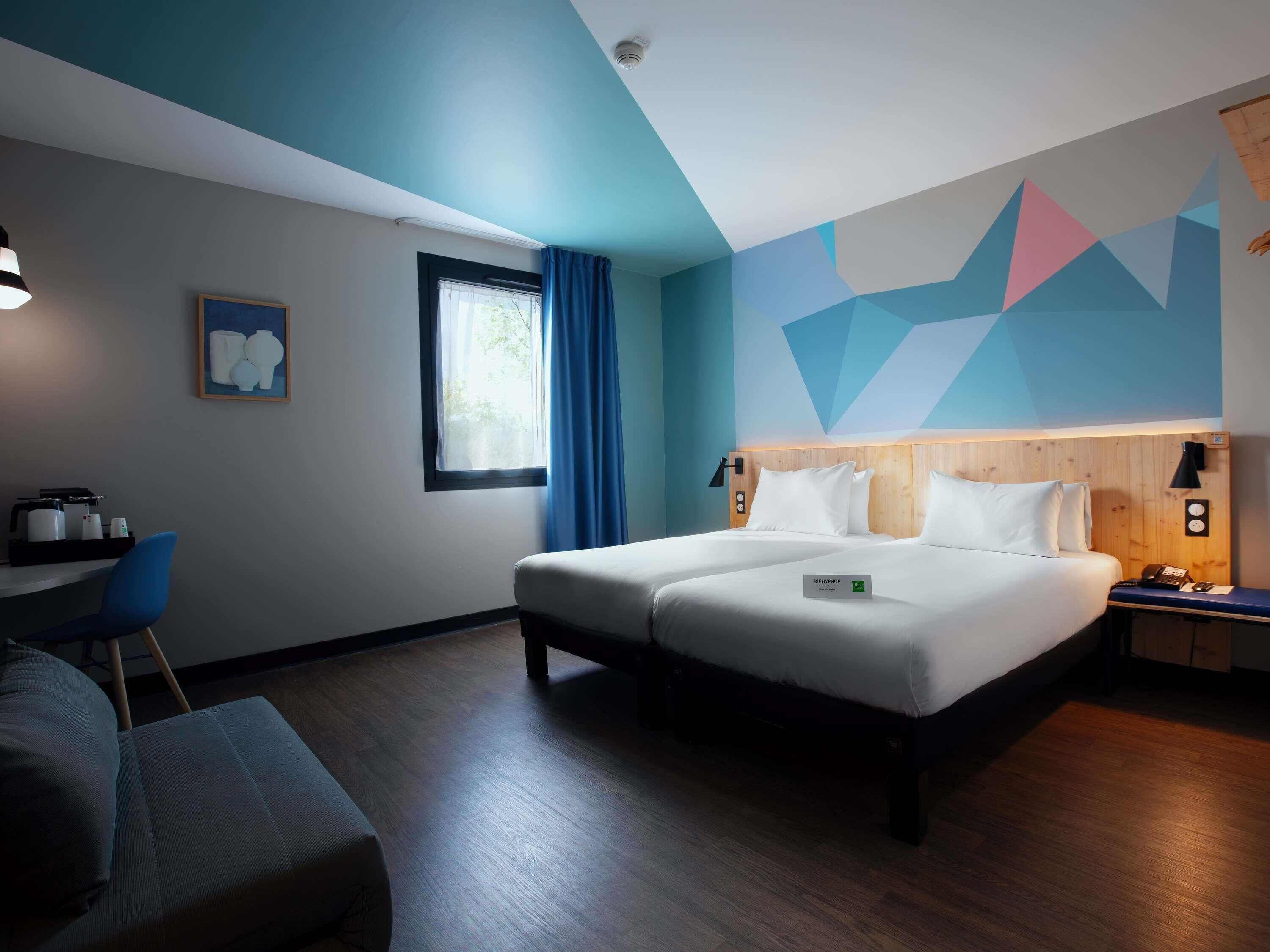 Blackout curtains, soundproofing, free cots/infant beds, free WiFi