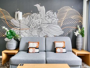Suíte, 1 cama King e sofá-cama | Roupas de cama premium, frigobar, cofres nos quartos, cortinas blackout