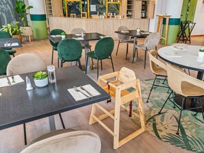 Lunch and dinner served, French cuisine - Novotel Paris Charenton Le Pont  (Charenton-le-Pont)