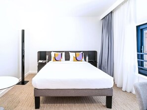 Superior Room, 1 Queen Bed | Premium bedding, minibar, in-room safe, blackout drapes - Novotel Paris Charenton Le Pont  (Charenton-le-Pont)