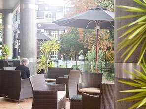 Bar (on property) - Novotel Tainui Hamilton (Hamilton)