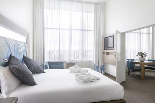 Suite, 1 King Bed