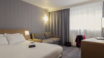 Premium bedding, in-room safe, individually furnished, desk