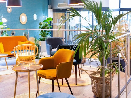 Bar (on property). Novotel Roissy Saint-Witz