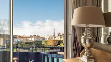 Double Deluxe Eiffel Tower View | Vistas desde la habitación