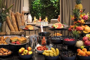 Daily buffet breakfast (EUR 35 per person)