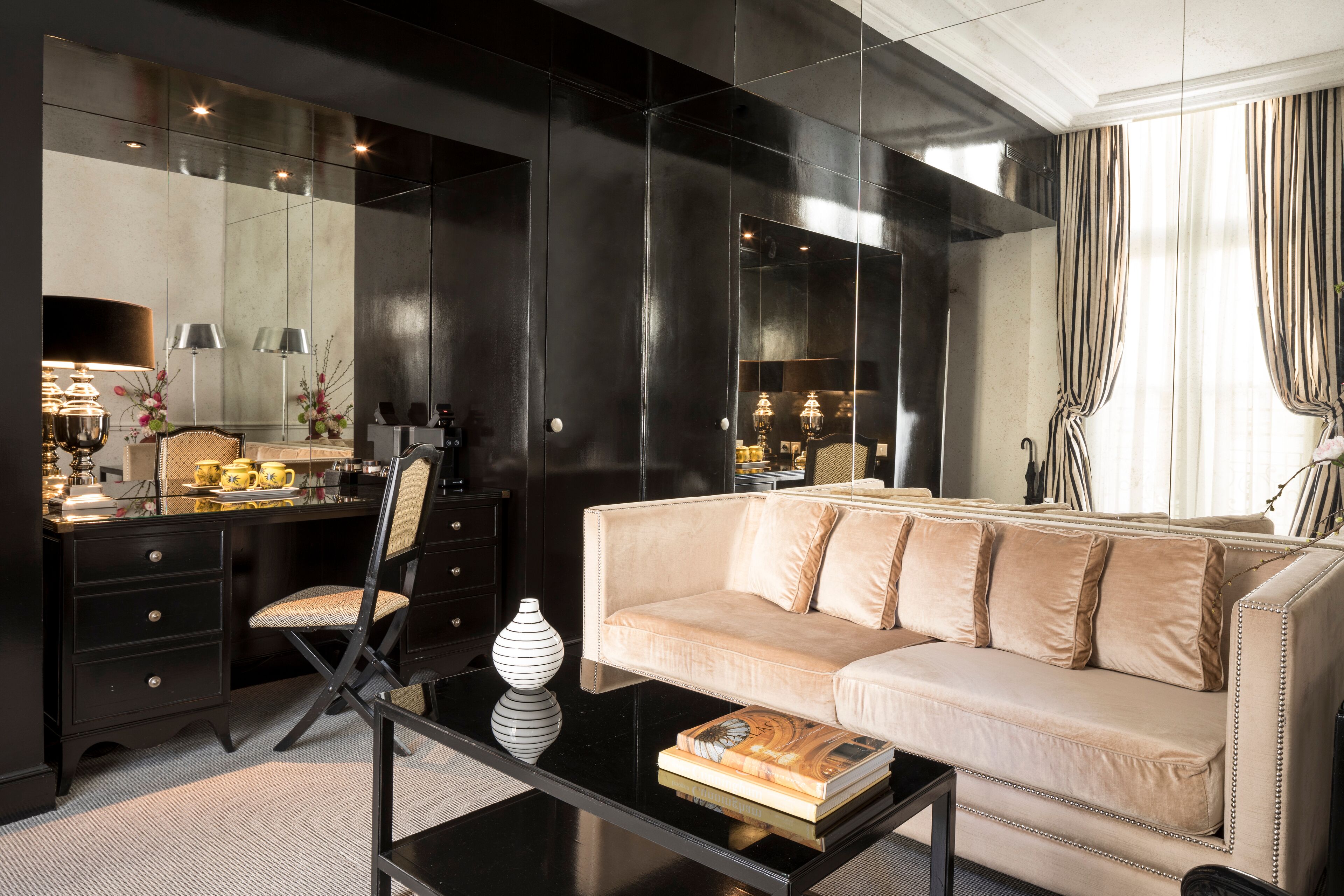 suite | 1 bedroom, minibar, in-room safe, desk