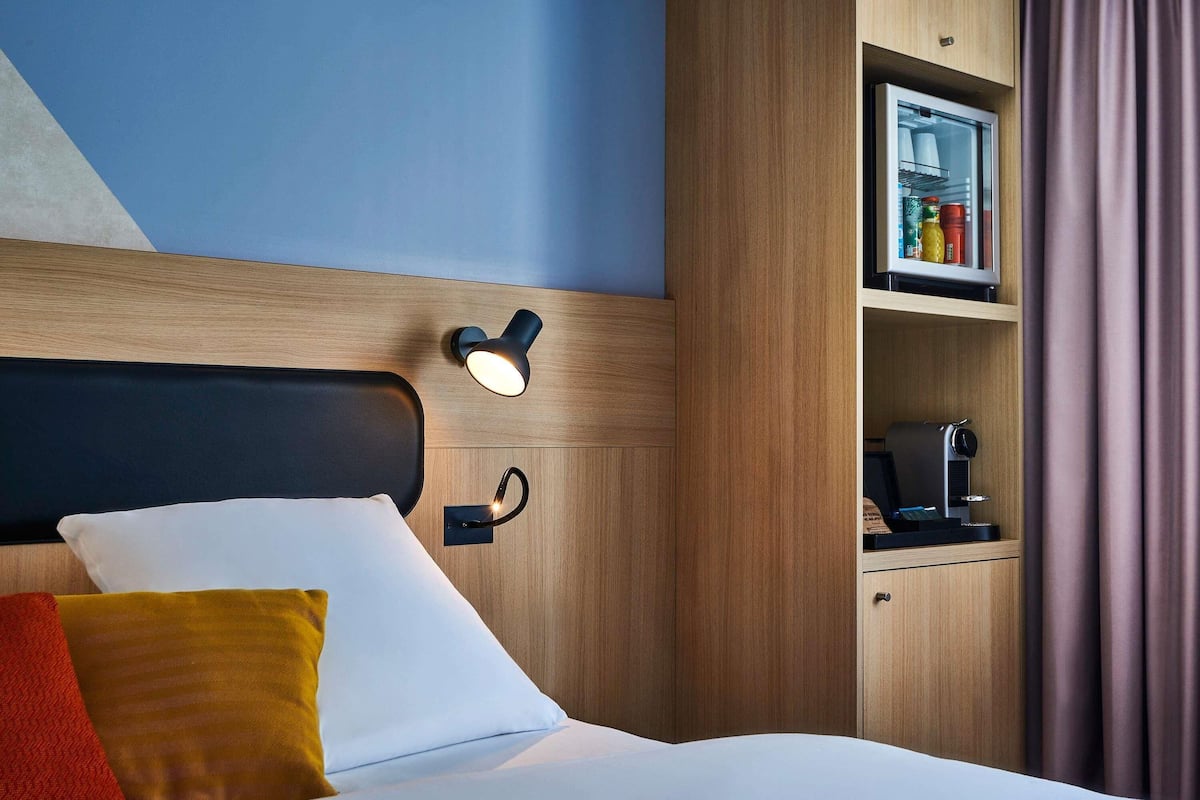 Privilege, Premium Double Room, 1 Double Bed | Minibar, in-room safe, desk, blackout drapes