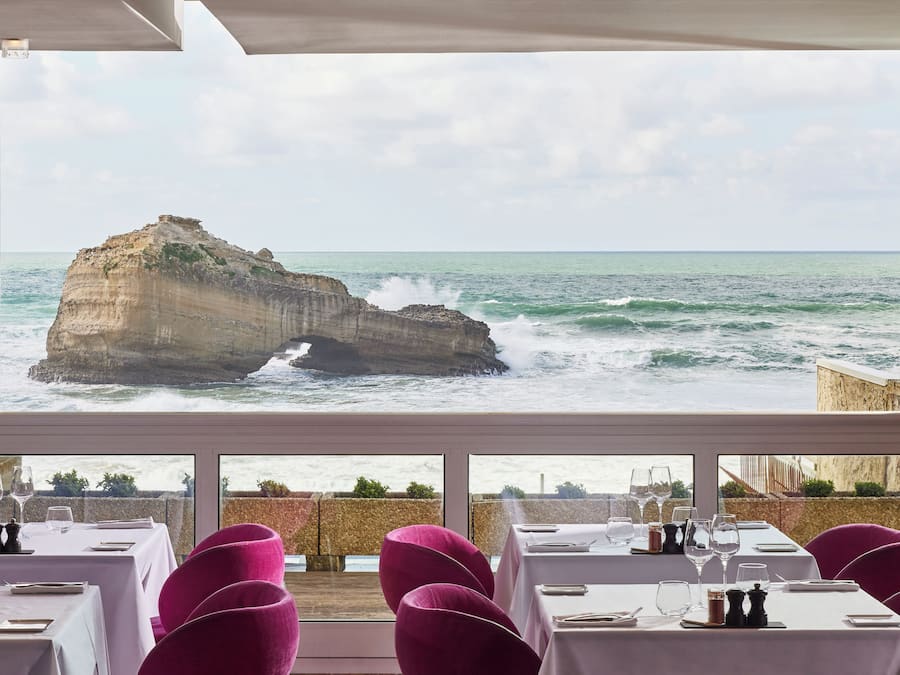 Lunch and dinner served