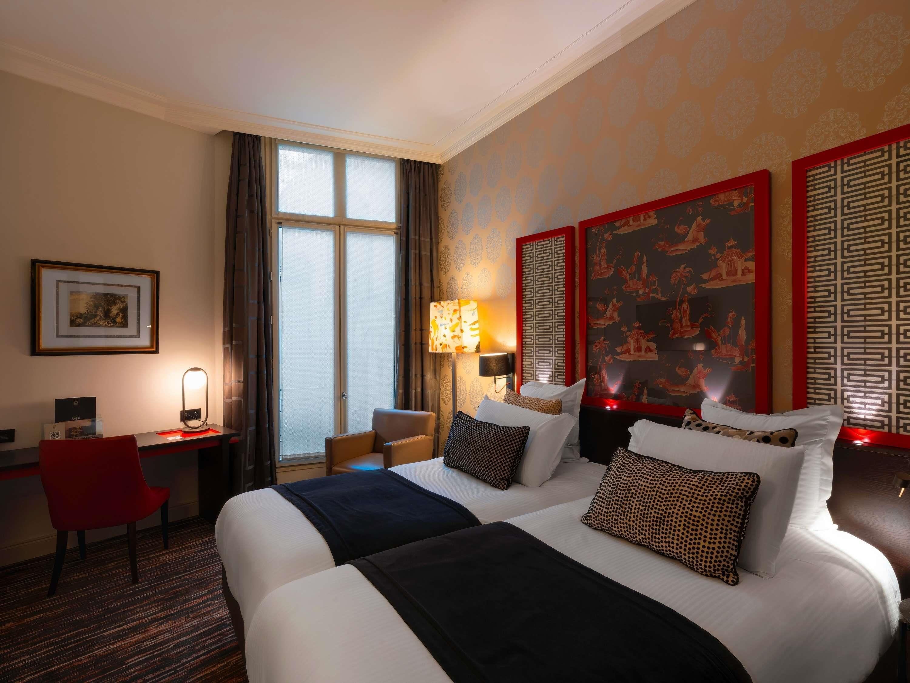 Ropa de cama de alta calidad y minibar 