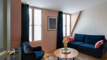 Deluxe Room, City View | Premium bedding, minibar, in-room safe, desk