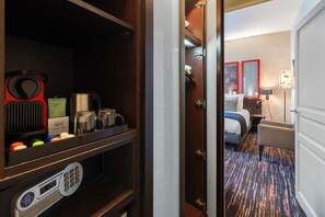 Standard Double Room, City View | Interior - Le Stendhal - Vendôme (Paris)