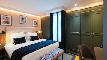 Deluxe-værelse | Premium-sengetøj, minibar, pengeskab på værelset, skrivebord