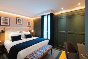 豪華客房 | 高級寢具、迷  你吧、客房內保險箱、書桌