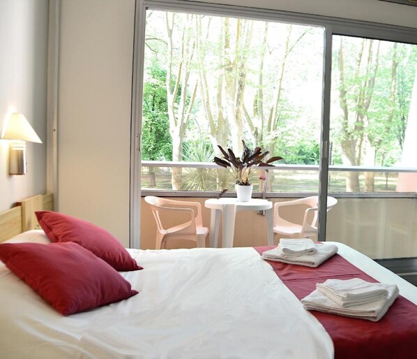 Dobbeltrom | Sengetøy av topp kvalitet, safe på rommet og blendingsgardiner