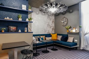 Päivittäinen mukaan otettava aamiainen (13.90 EUR per henkilö)