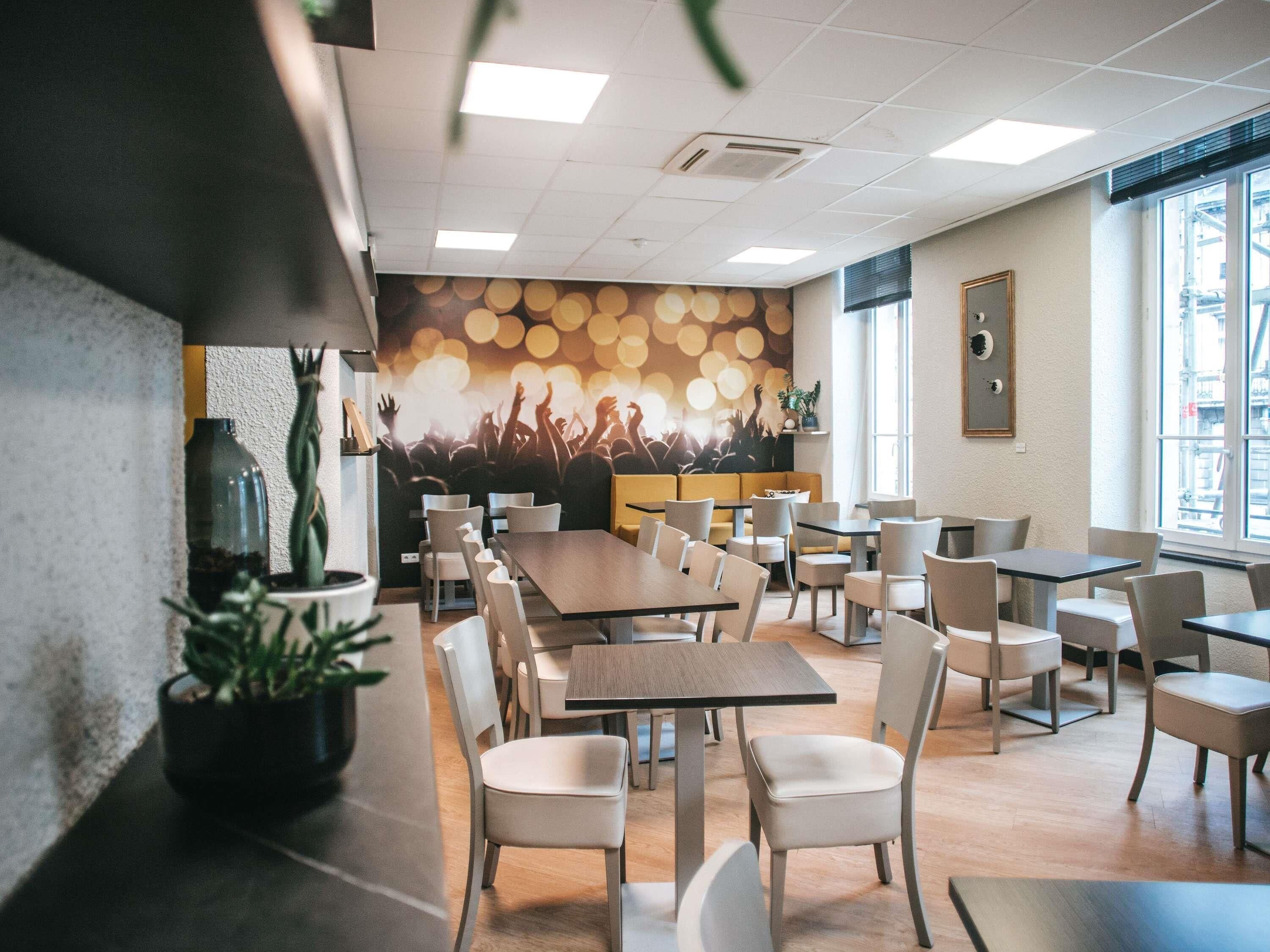 Desayuno para llevar diario (EUR 13.90 por persona)