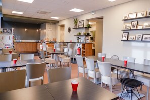 Café da manhã para viagem todos os dias mediante uma taxa