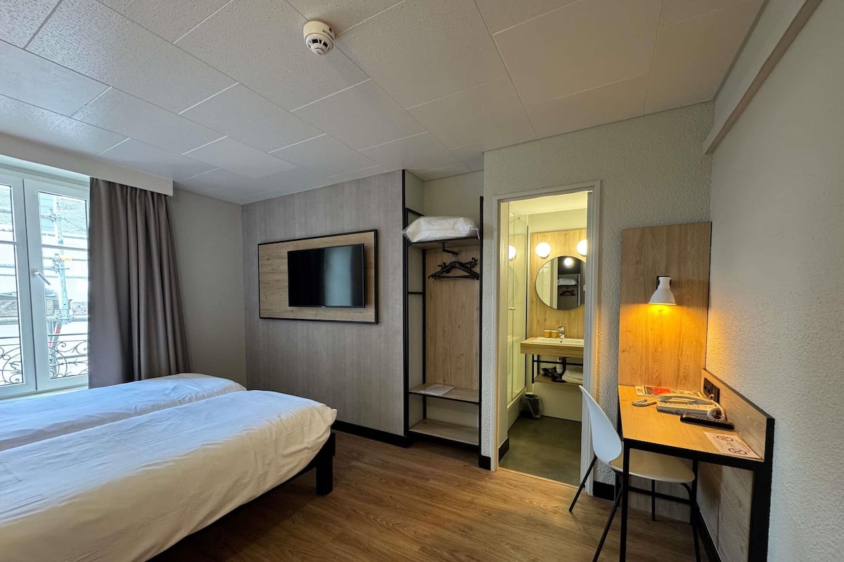Standard Twin Room, 2 Twin Beds | Premium bedding, desk, blackout drapes, soundproofing