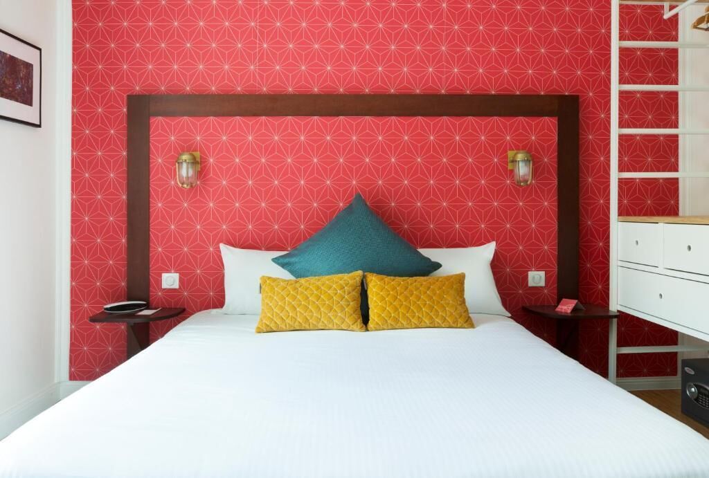 Ropa de cama de alta calidad, minibar, escritorio y insonorización 