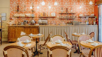 Daily buffet breakfast (EUR 20 per person)