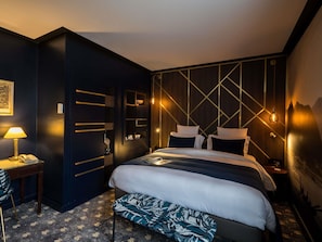 Superior Room, 1 King Bed | In-room safe, individually decorated, individually furnished, desk - Aigle Noir Hotel Fontainebleau -  MGallery Collection (Fontainebleau)