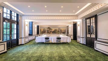 Meeting facility