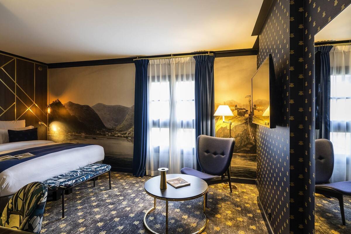 in-room safe, individually decorated, individually furnished, desk