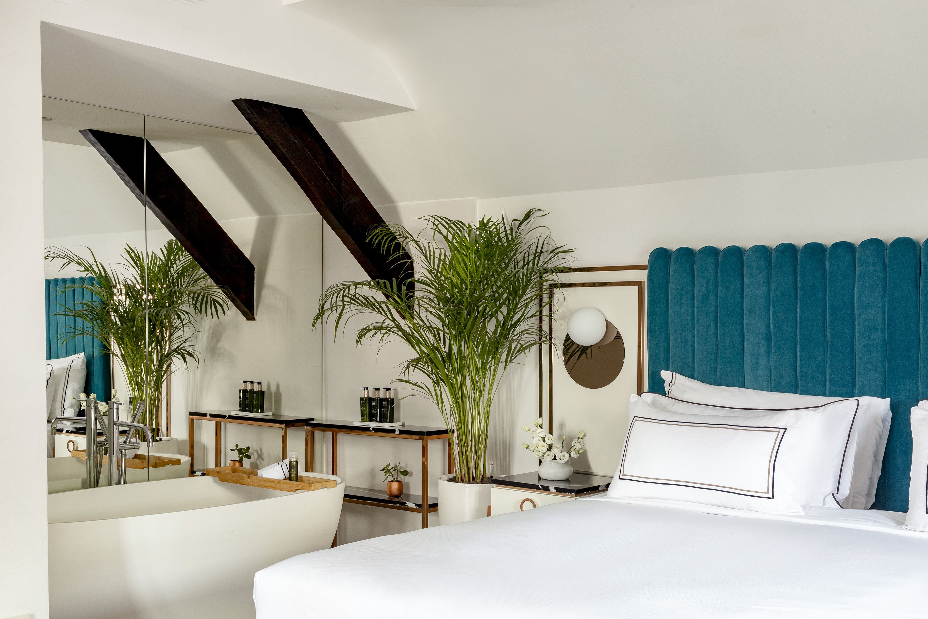 Elena Sorolla Suite | 迷你吧、客房内保险箱、办公桌、隔音