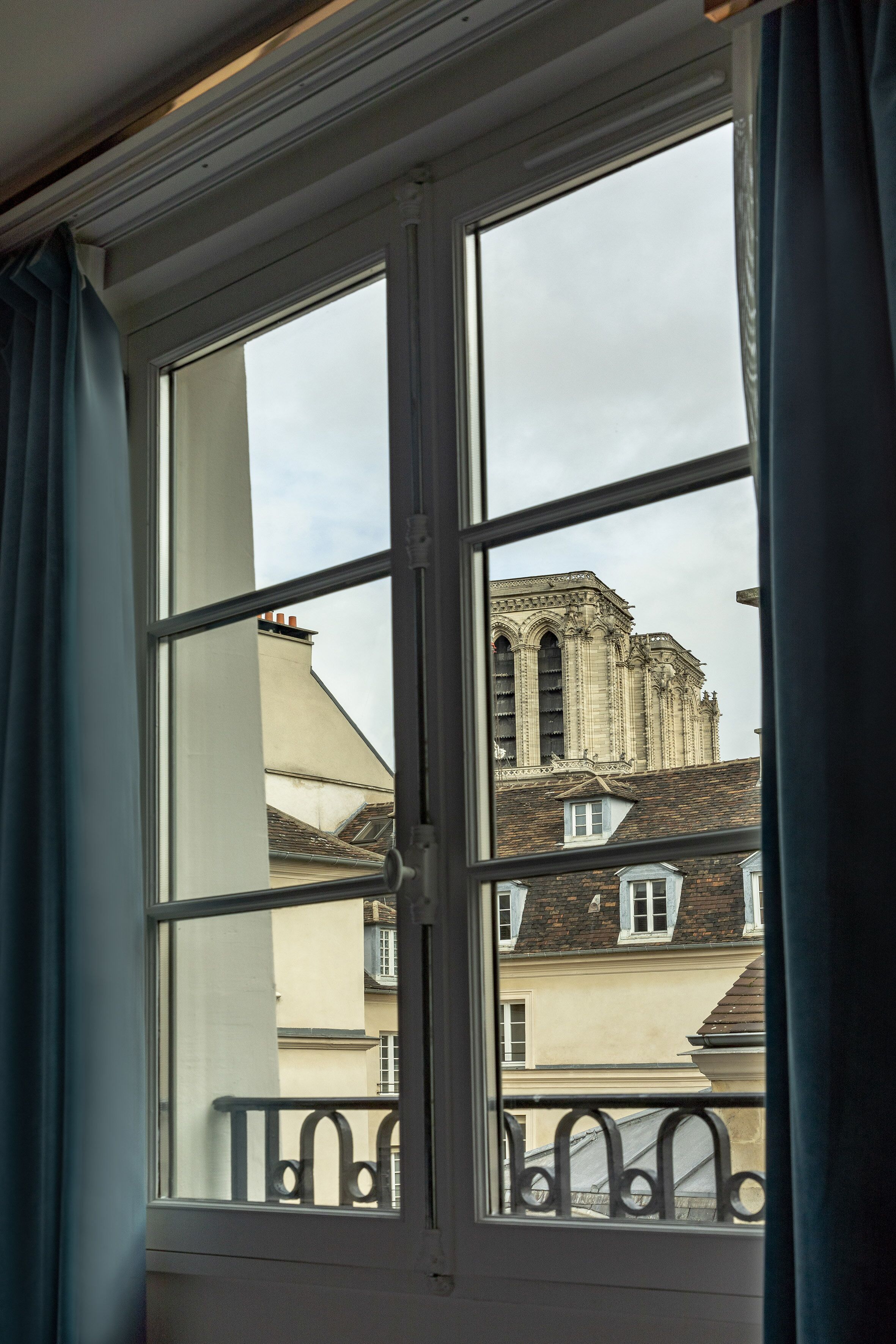 superior room with partial notre dame view | minibar, in-room safe, desk, soundproofing