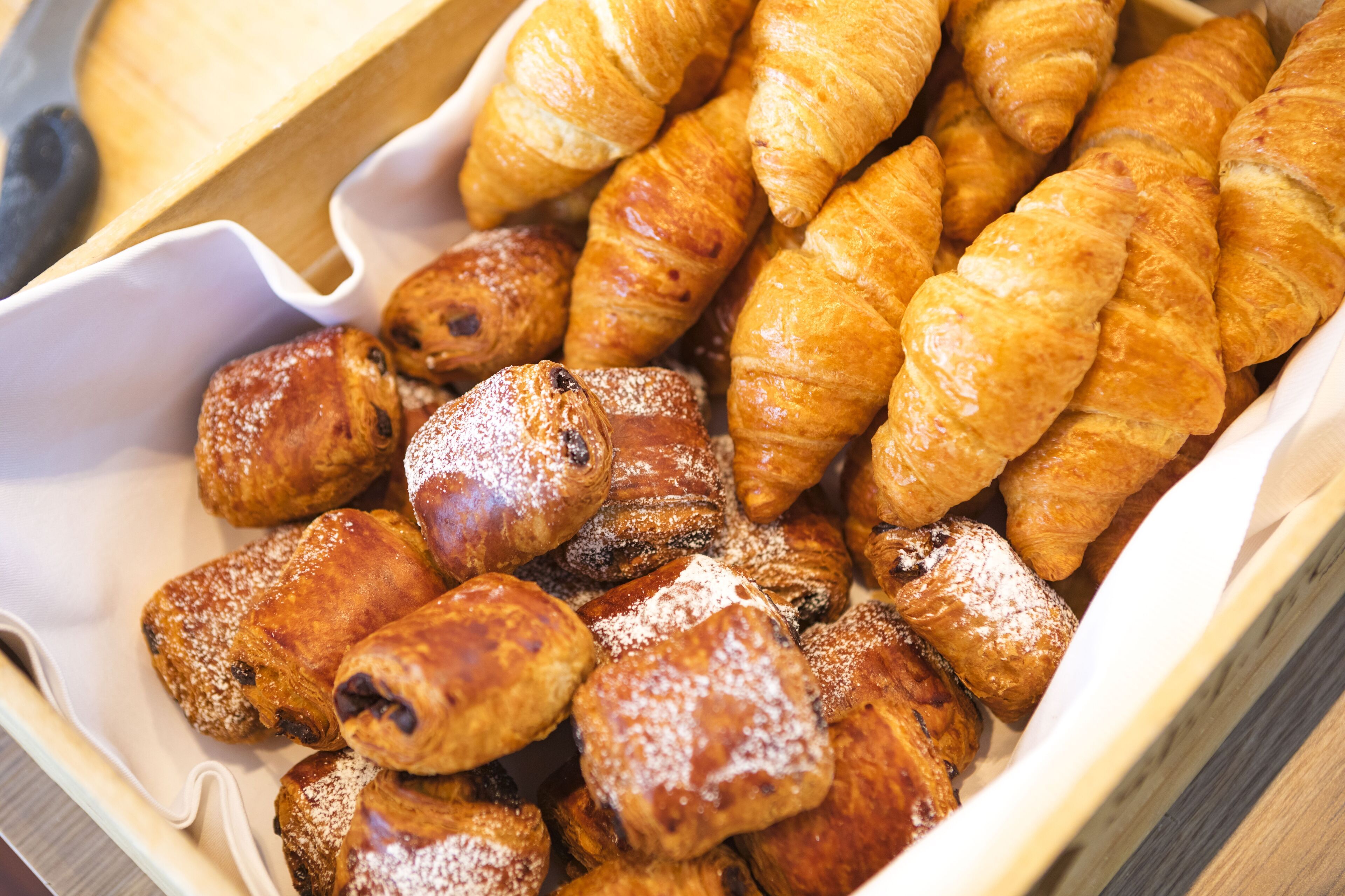 Daily buffet breakfast (EUR 16 per person)