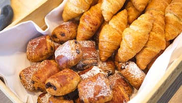 Daily buffet breakfast (EUR 16 per person)