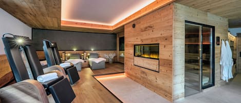 Soins de manucure et de pédicure, massages