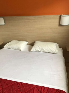 Standard Room, 1 Twin Bed | Free WiFi, bed sheets