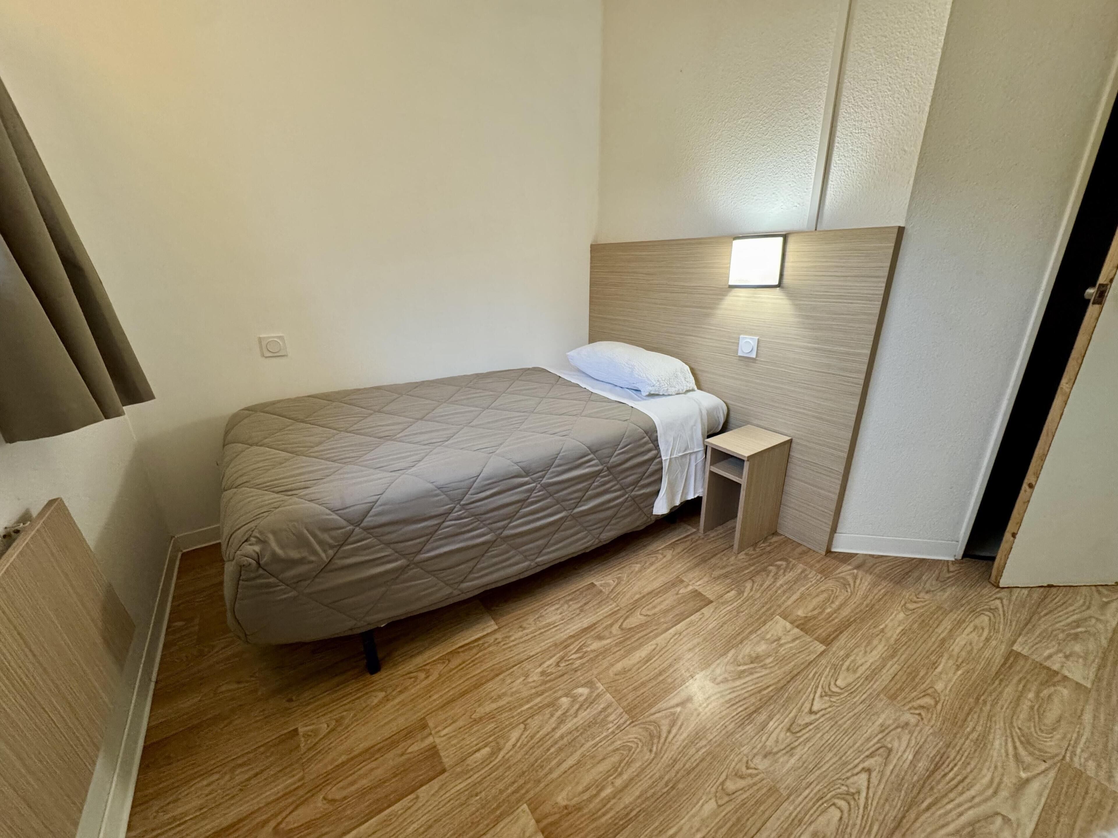 Wifi gratis y ropa de cama 